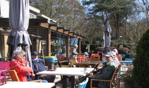 20250327 lekker op terras