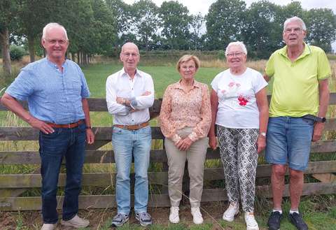 vlnr: Wim van Soelen, Frans Tollenaar, Janny Smallegange, Judi van Dixhoorn en Dick Jeremiasse