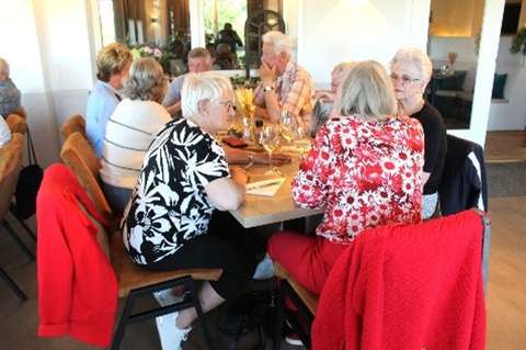 Een smakelijk en gezellig afsluitend diner in Appelscha