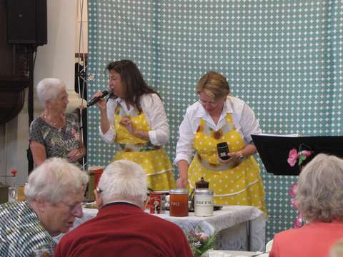 12 Slotfeest KBO 17-9-26; koffie zetten