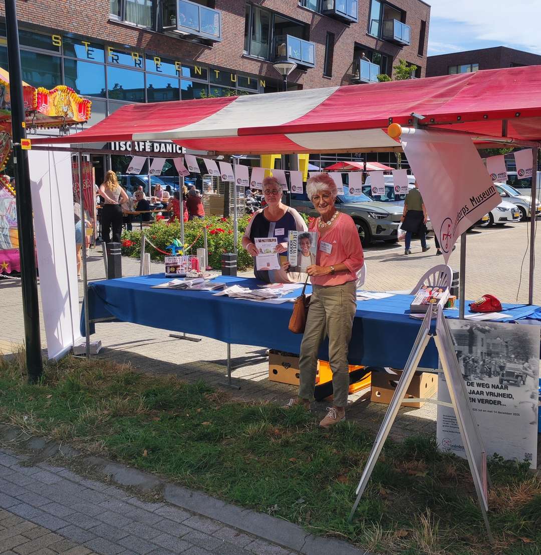 Stand op jaarmarkt Leiderdorp-overzicht