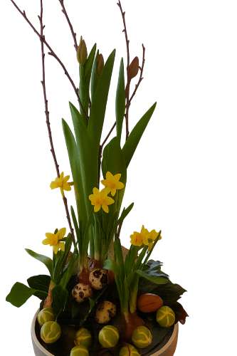 bloemstuk met Paasaccenten