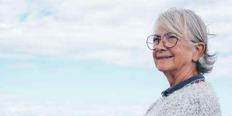 anbo-pcob-mevrouw-bril-wolken-v2-4800-3200