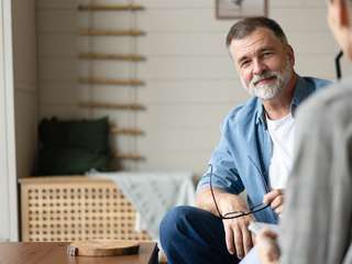 anbo-pcob-meneer-in-gesprek-bril-4800-3200