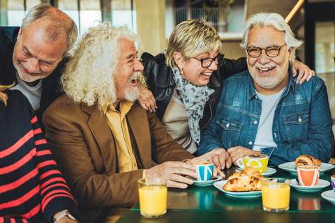 Groep ouderen koffie | ANBO-PCOB