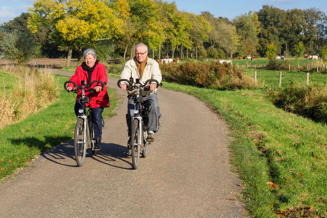 Fietsend stel | ANBO-PCOB