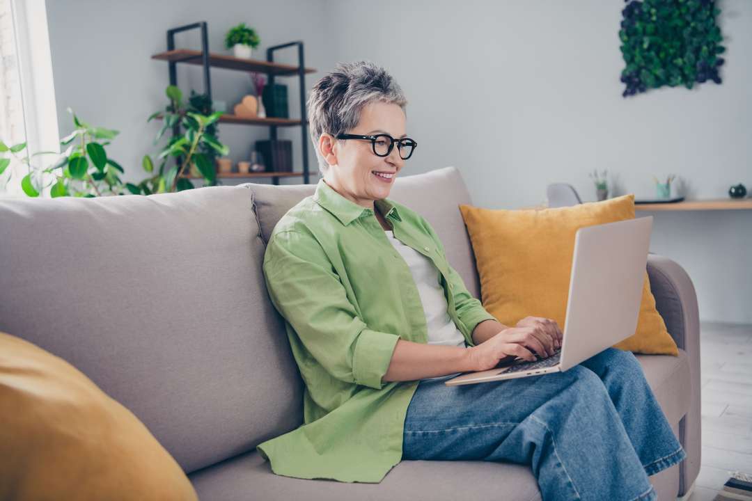 Mevrouw - laptop | ANBO-PCOB