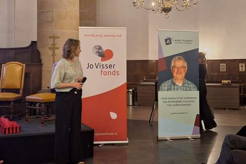 Leyden Academy viert verjaardag met boek over ouder worden