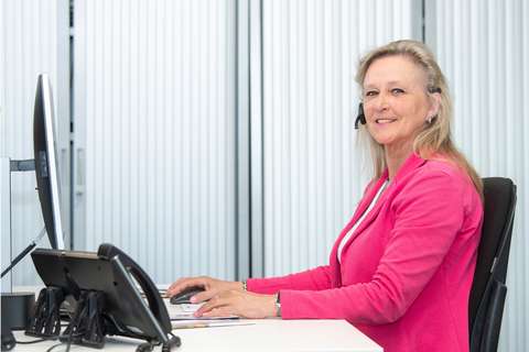 Medewerker op het kantoor van ANBO-PCOB