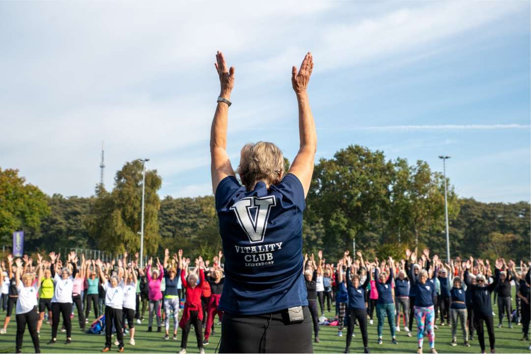 Wereldrecordpoging tijdens Ouderendag ‘bewegen in de buitenlucht’ gelukt