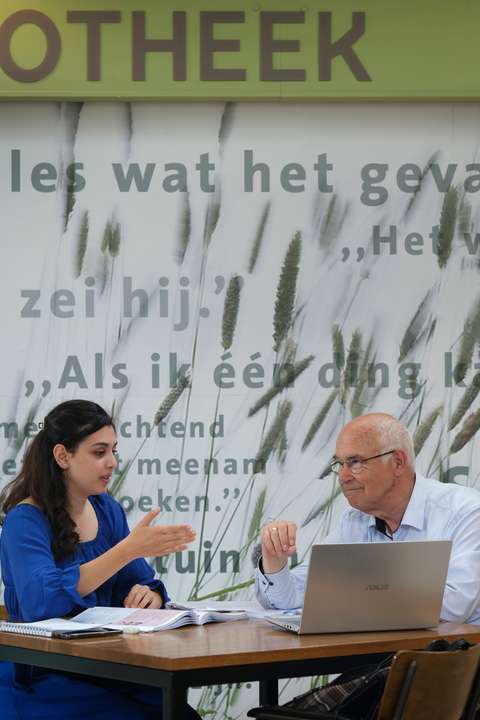 anbo-pcob-ouderenwijzer-verschilmakers-arie-tromp-reem-klalouf-staand