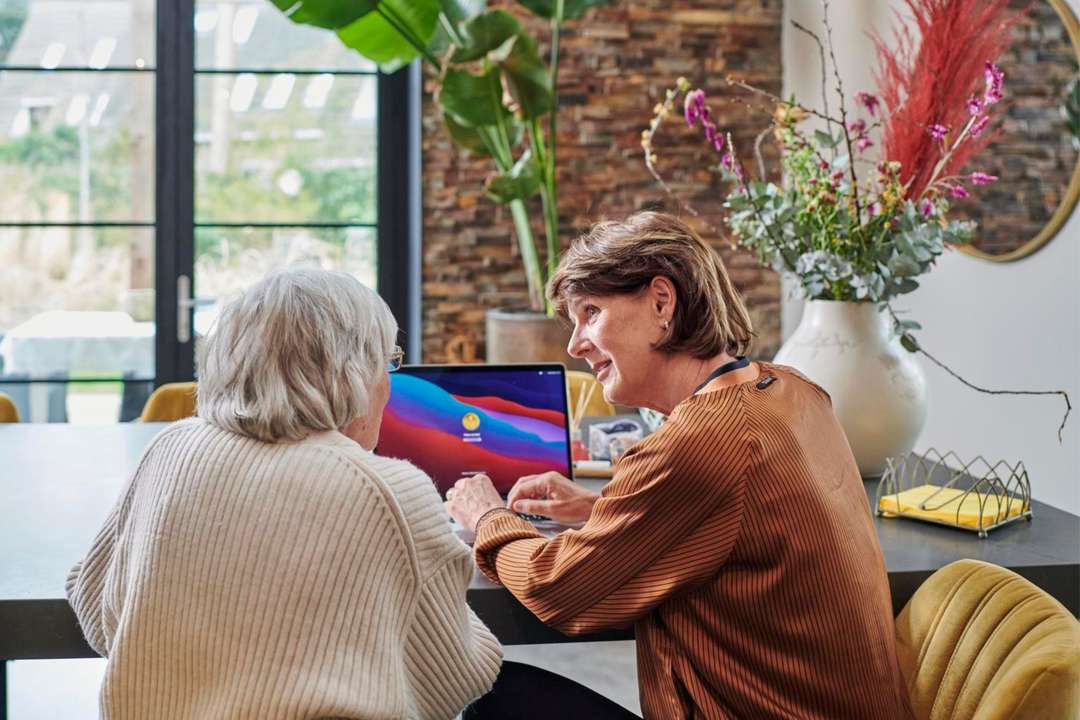 Dames laptop tafel | ANBO-PCOB