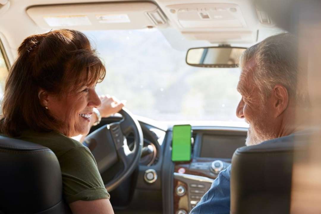 Man en vrouw in auto | ANBO-PCOB