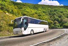 twee keer per jaar gaan we een excursie maken. in mei en in november