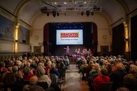 Sabine en band voor het publiek | Krachtig ouder worden
