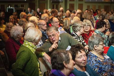 Publiek in afwachting van start plenaire programma | Krachtig ouder worden