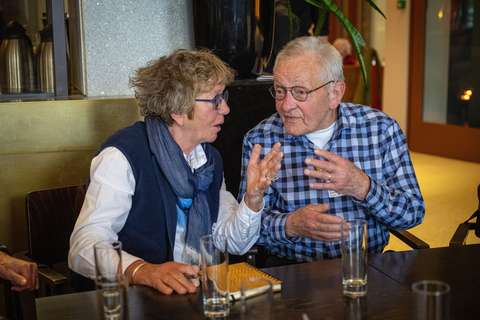 Man en vrouw in gesprek | Krachtig ouder worden