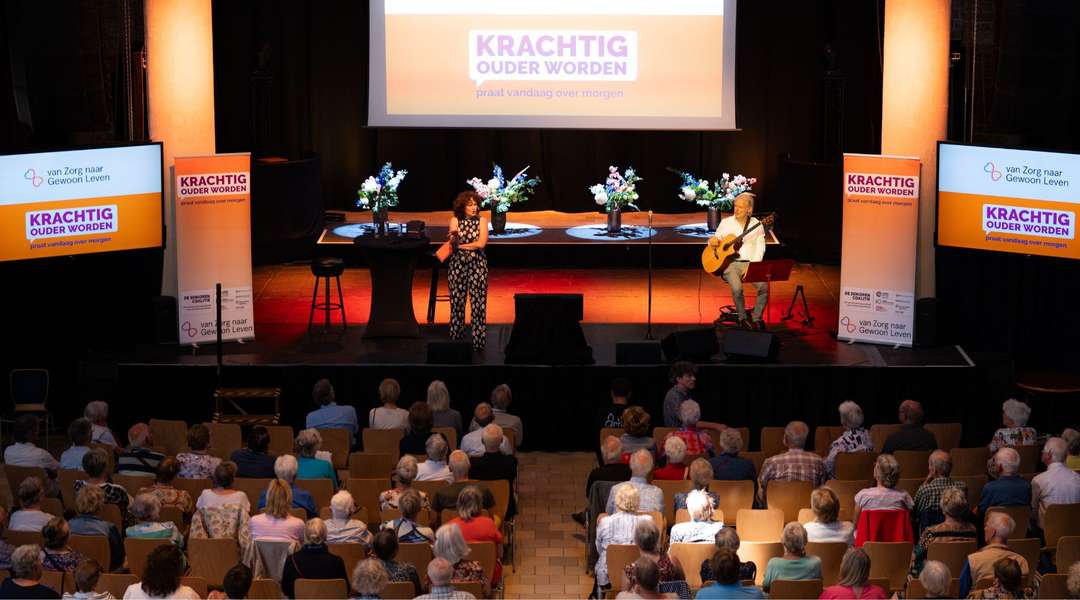 Zaal van bovenaf | Krachtig ouder worden