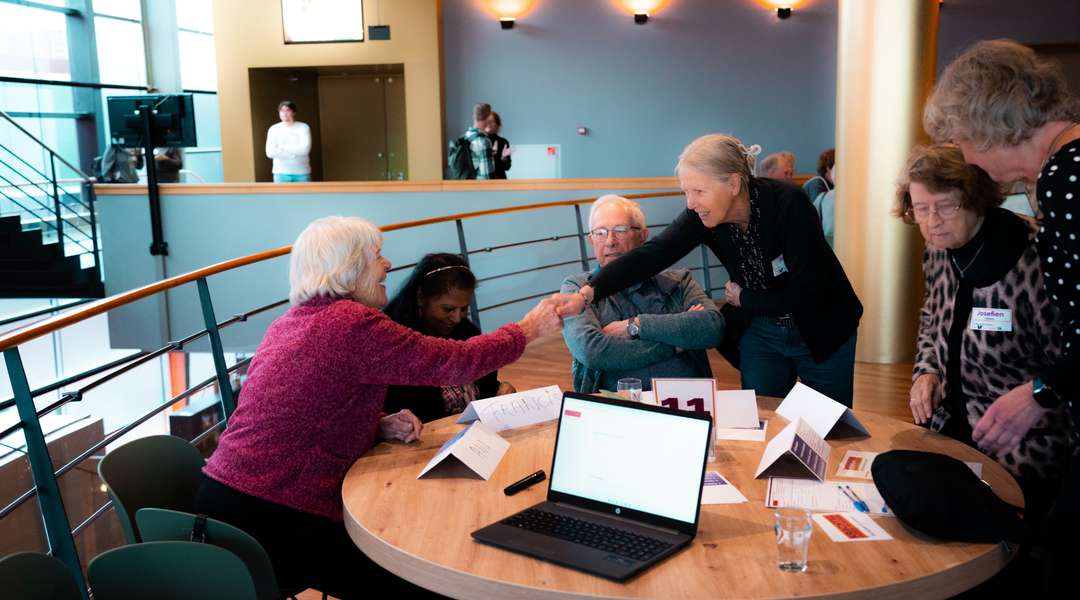 Kennismaken aan gesprekstafel | Krachtig ouder worden