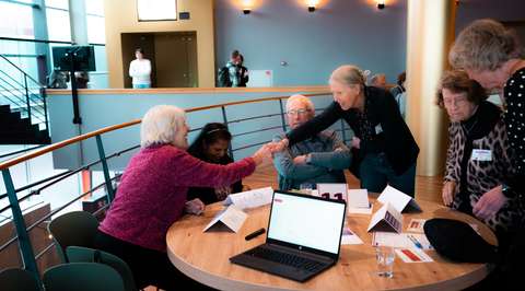 Kennismaken aan gesprekstafel | Krachtig ouder worden