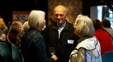 Drietal tijdens de borrel | Krachtig ouder worden