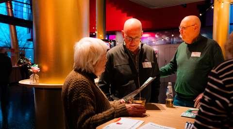In gesprek tijdens Kenniscafé | Krachtig ouder worden