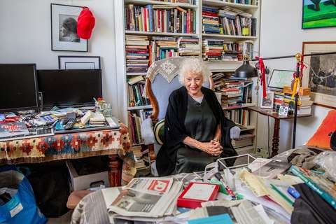 Marjan Berk in woonkamer | OuderENwijzer