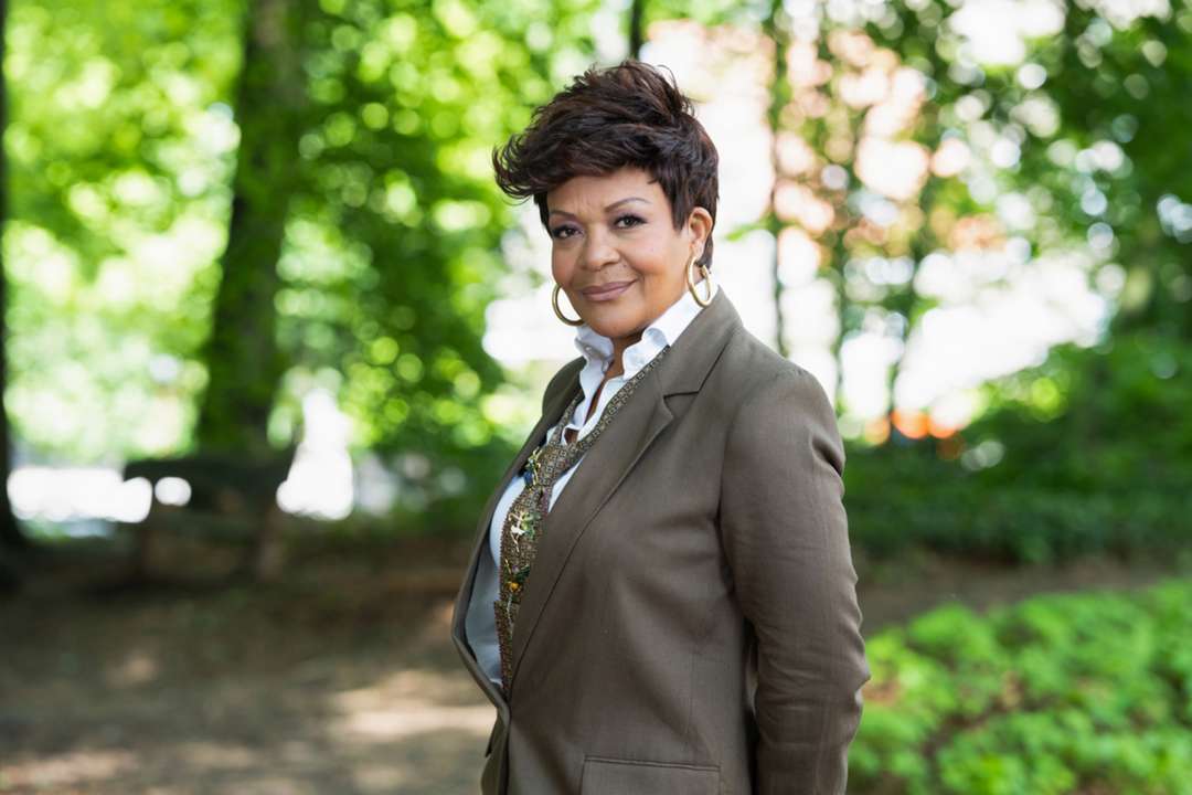 Ruth Jacott coverafbeelding - ouderenwijzer