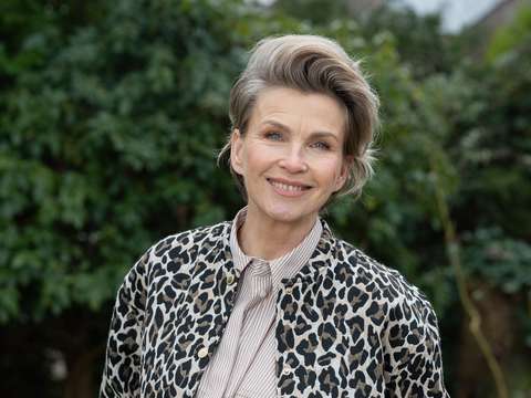 ouderenwijzer-anita-witzier-afbeelding-05-4800-3200
