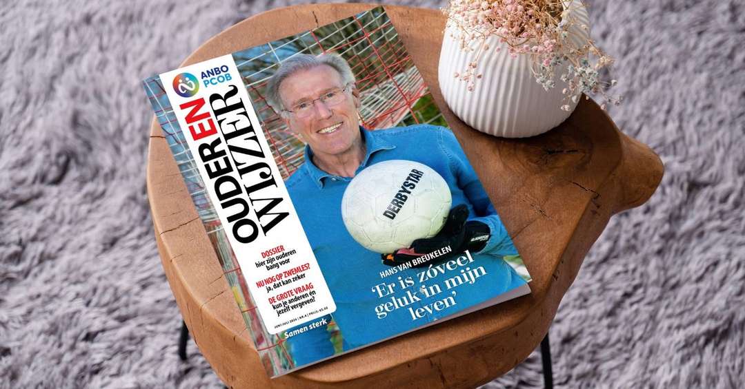 Magazine OuderENwijzer - hans van breukelen - magazine op tafeltje