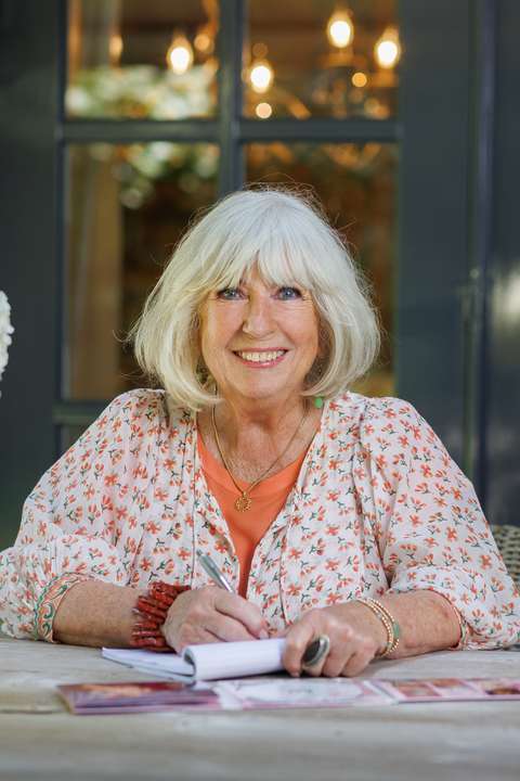 Staande afbeelding Willeke Alberti - OuderENwijzer