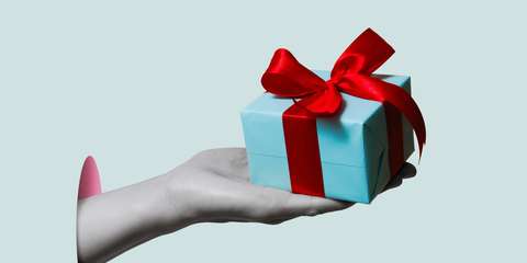 hand-met-cadeautje- anbo-pcob